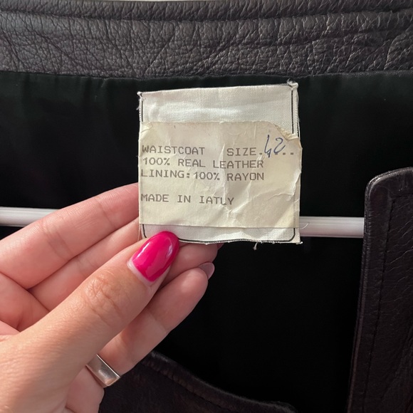 Gorgeous 1980-90s black leather vest/waistcoat - Picture 5 of 8